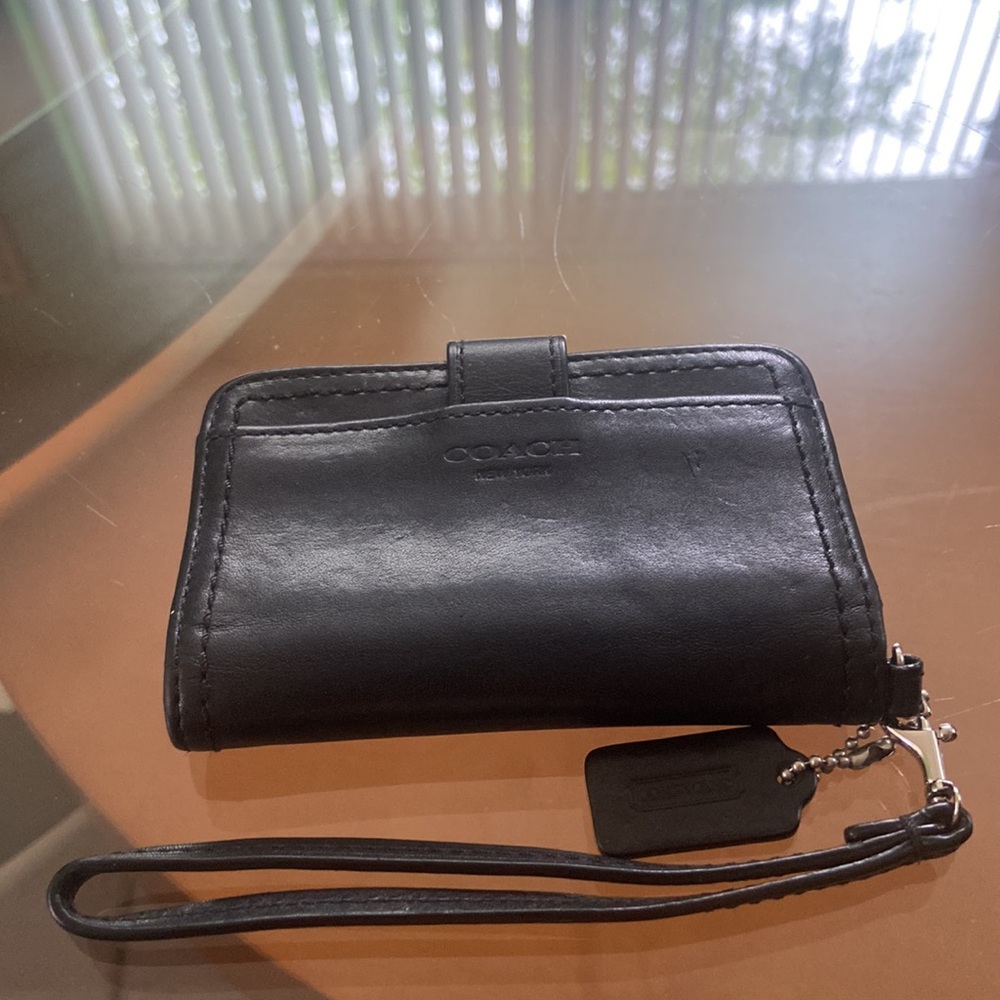 Vintage Coach leather phone/wallet wristlet - Picture 2 of 5